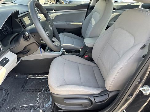 Used 2020 Hyundai Elantra SE w/ Cargo Package (C1) image 9