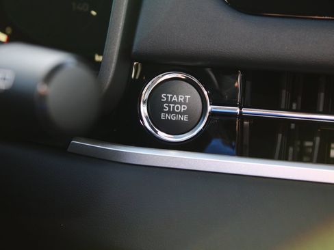 New 2026 Mitsubishi Outlander SE image 23