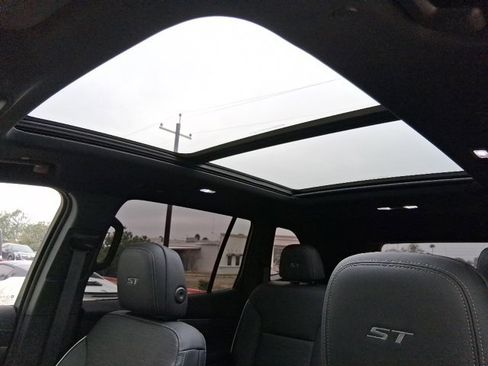 Used 2025 Buick Enclave Sport Touring w/ Power Package image 19