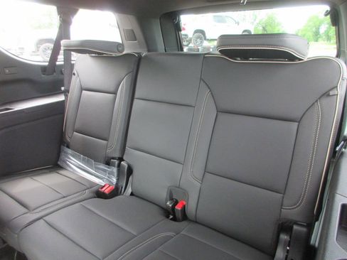 New 2026 GMC Yukon XL Elevation AWD/4WD image 13