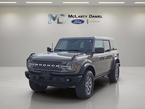 Used 2025 Ford Bronco Badlands AWD/4WD image 2