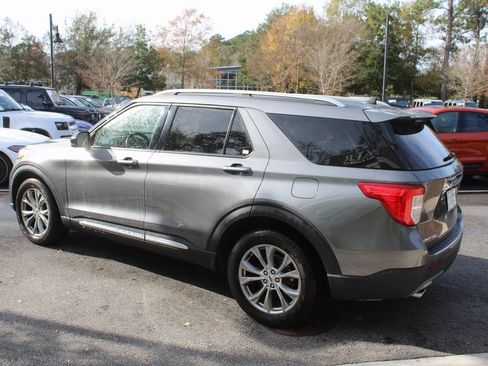 Used 2022 Ford Explorer Limited image 11