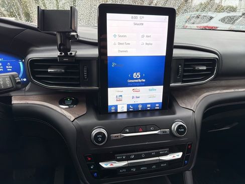 Used 2020 Ford Explorer Platinum w/ Premium Technology Package image 16