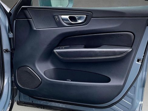 Certified 2023 Volvo XC60 B5 Core w/ Climate Package image 28
