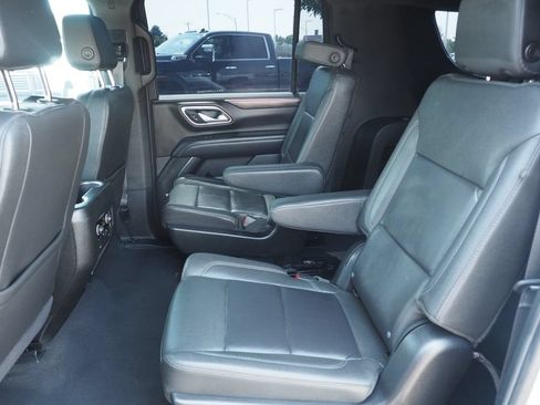 Used 2024 Chevrolet Suburban Z71 w/ Luxury Package AWD/4WD image 15