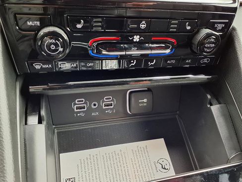 New 2025 Jeep Grand Cherokee L Altitude RWD image 7
