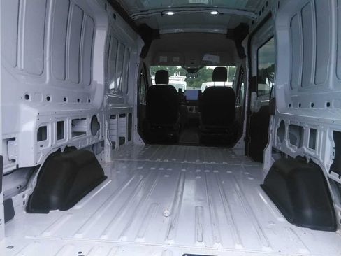 Used 2023 Ford E-Transit Medium Roof RWD image 11