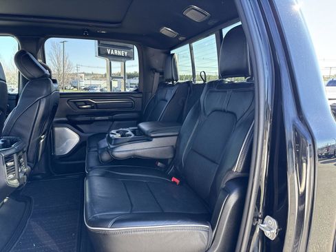 Used 2020 RAM 1500 Limited w/ Black Appearance Package AWD/4WD image 15