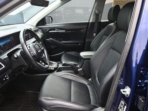 Used 2025 Kia Seltos EX AWD/4WD image 10