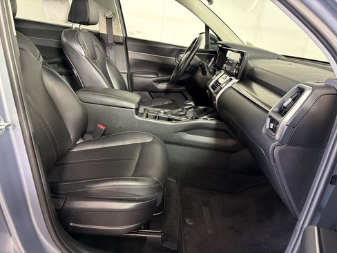 Used 2021 Kia Sorento S w/ Panoramic Sunroof Package AWD/4WD image 23
