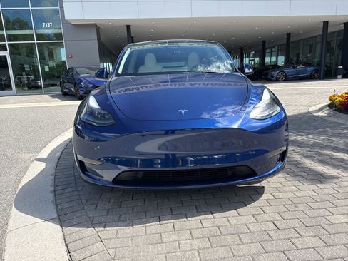 Used 2023 Tesla Model Y Performance AWD/4WD image 9
