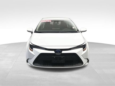 Used 2022 Toyota Corolla LE FWD image 3
