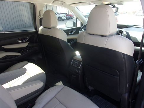 Used 2022 Subaru Ascent Limited AWD/4WD image 16