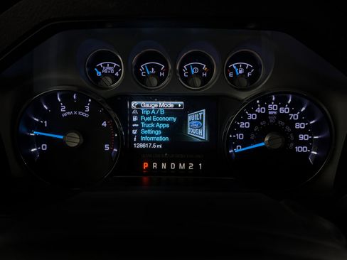 Used 2016 Ford F250 Platinum w/ FX4 Off-Road Package image 26