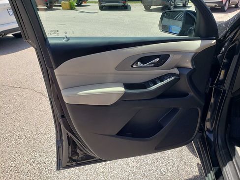 Used 2023 Chevrolet Traverse LS w/ Safety Package AWD/4WD image 10