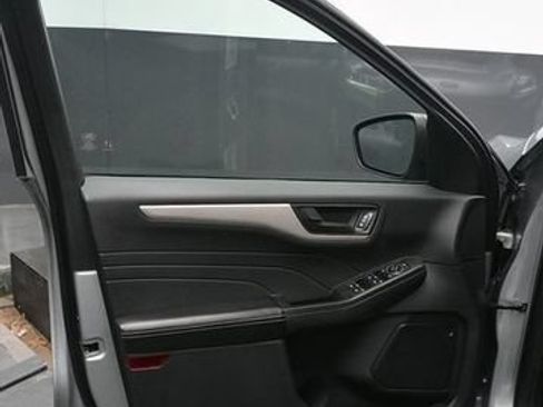 Used 2022 Ford Escape SE w/ Convenience Package AWD/4WD image 11