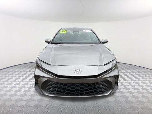 Certified 2025 Toyota Camry SE w/ Convenience Package image 2