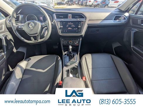 Used 2020 Volkswagen Tiguan SEL AWD/4WD image 14