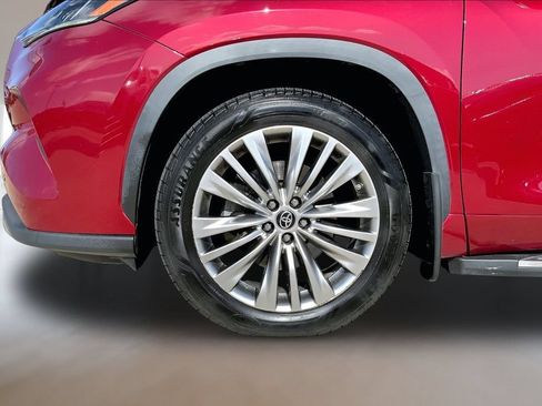 Used 2022 Toyota Highlander Platinum AWD/4WD image 9