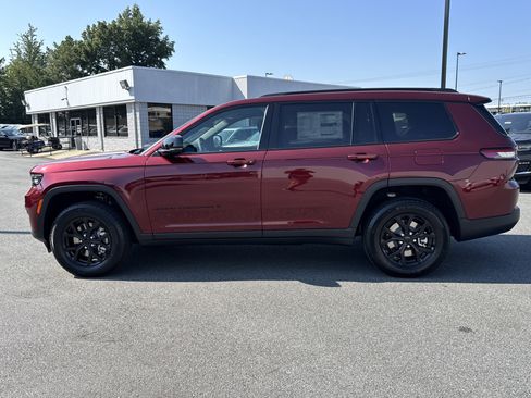New 2025 Jeep Grand Cherokee L Altitude image 4