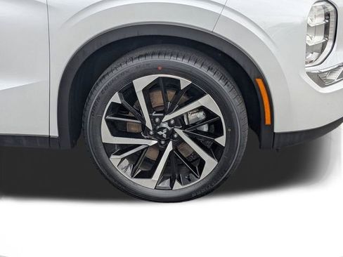 Used 2022 Mitsubishi Outlander SE image 10