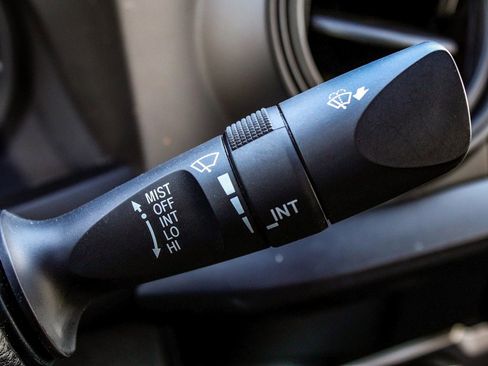 Used 2020 Toyota Tacoma SR image 28