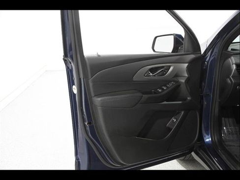 Used 2023 Chevrolet Traverse LT AWD/4WD image 4