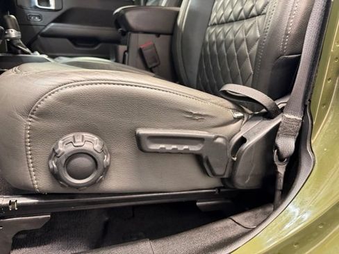 Used 2021 Jeep Wrangler Unlimited Sahara w/ Uconnect 4C Nav & Sound Group AWD/4WD image 14