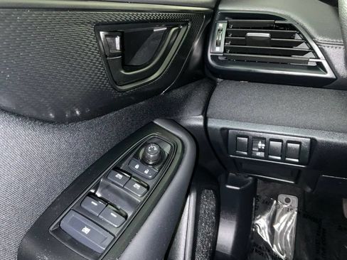 Used 2024 Subaru Outback AWD/4WD image 19