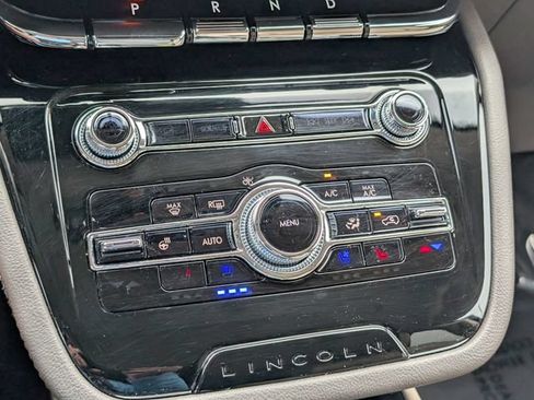 Used 2022 Lincoln Corsair Reserve w/ Elements Package FWD image 32