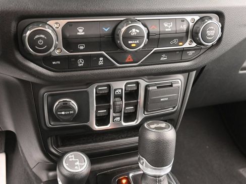 Used 2025 Jeep Wrangler Unlimited Sport AWD/4WD image 10