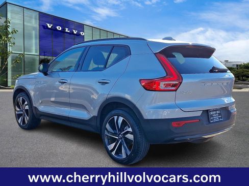 Certified 2025 Volvo XC40 B5 Plus image 5