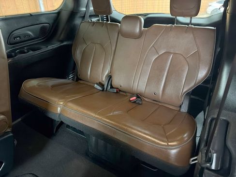 Used 2021 Chrysler Pacifica Limited w/ Uconnect Theater Family Group AWD/4WD image 37