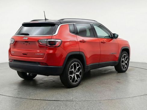 Used 2025 Jeep Compass Limited AWD/4WD image 9