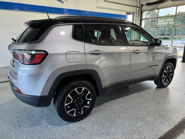 Used 2020 Jeep Compass Trailhawk AWD/4WD image 11