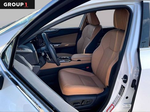 Used 2025 Lexus NX 250 FWD w/ Premium Package image 7