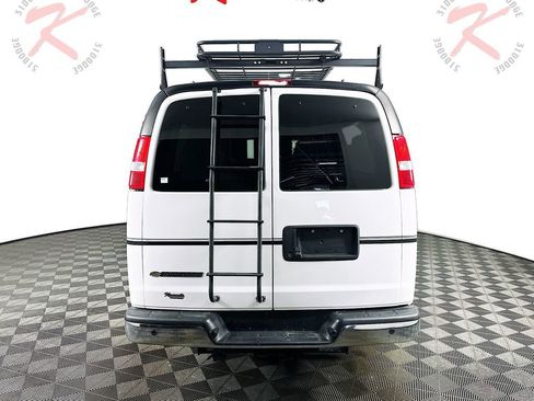 Used 2022 Chevrolet Express 2500 Extended image 6