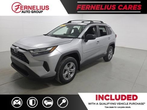 Used 2024 Toyota RAV4 LE AWD/4WD image 3