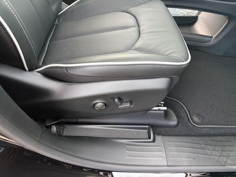 New 2026 Chrysler Pacifica Limited image 19