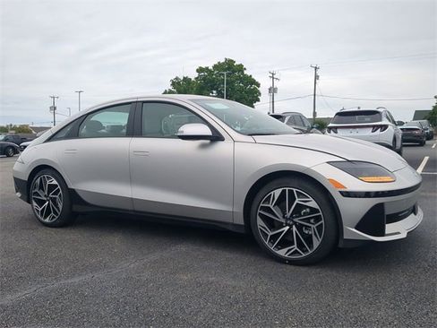 New 2025 Hyundai Ioniq 6 SEL image 2