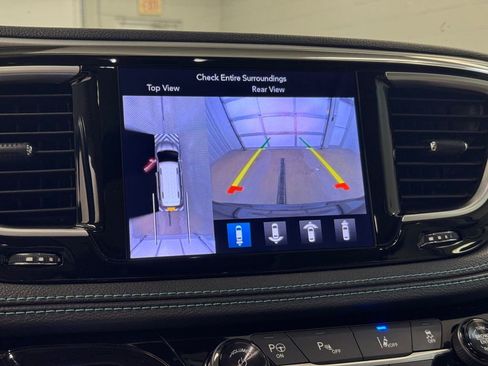 Used 2018 Chrysler Pacifica Limited w/ Advanced Safetytec Group image 37