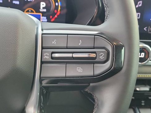 Certified 2024 Chevrolet Colorado ZR2 w/ Technology Package AWD/4WD image 26