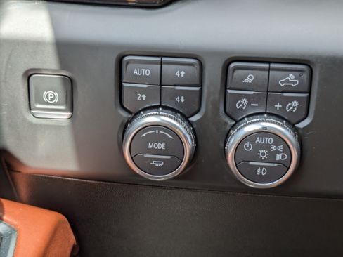 Used 2024 GMC Sierra 1500 Denali Ultimate AWD/4WD image 37