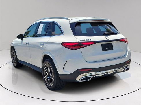 Used 2024 Mercedes-Benz GLC 300 image 4