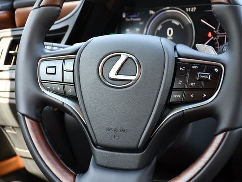 New 2025 Lexus ES 300h w/ Luxury Package image 22