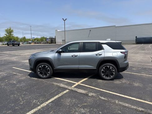 New 2026 Chevrolet Equinox LT w/ Convenience Package II FWD image 8