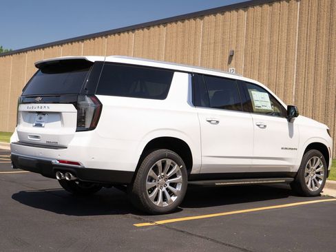 New 2025 Chevrolet Suburban Premier w/ Sun And Tow Package image 7