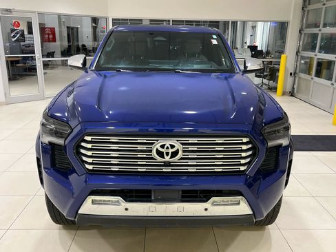 Used 2024 Toyota Tacoma Limited w/ Limited Package (LT) image 4