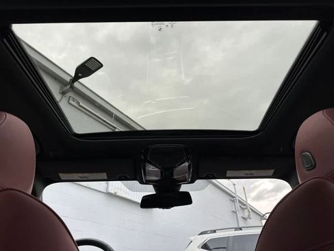 Used 2023 BMW 330i 330i w/ Premium Package image 13