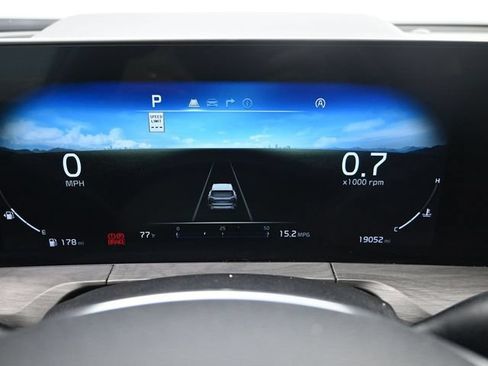 Used 2025 Kia Telluride SX X-Line AWD/4WD image 14